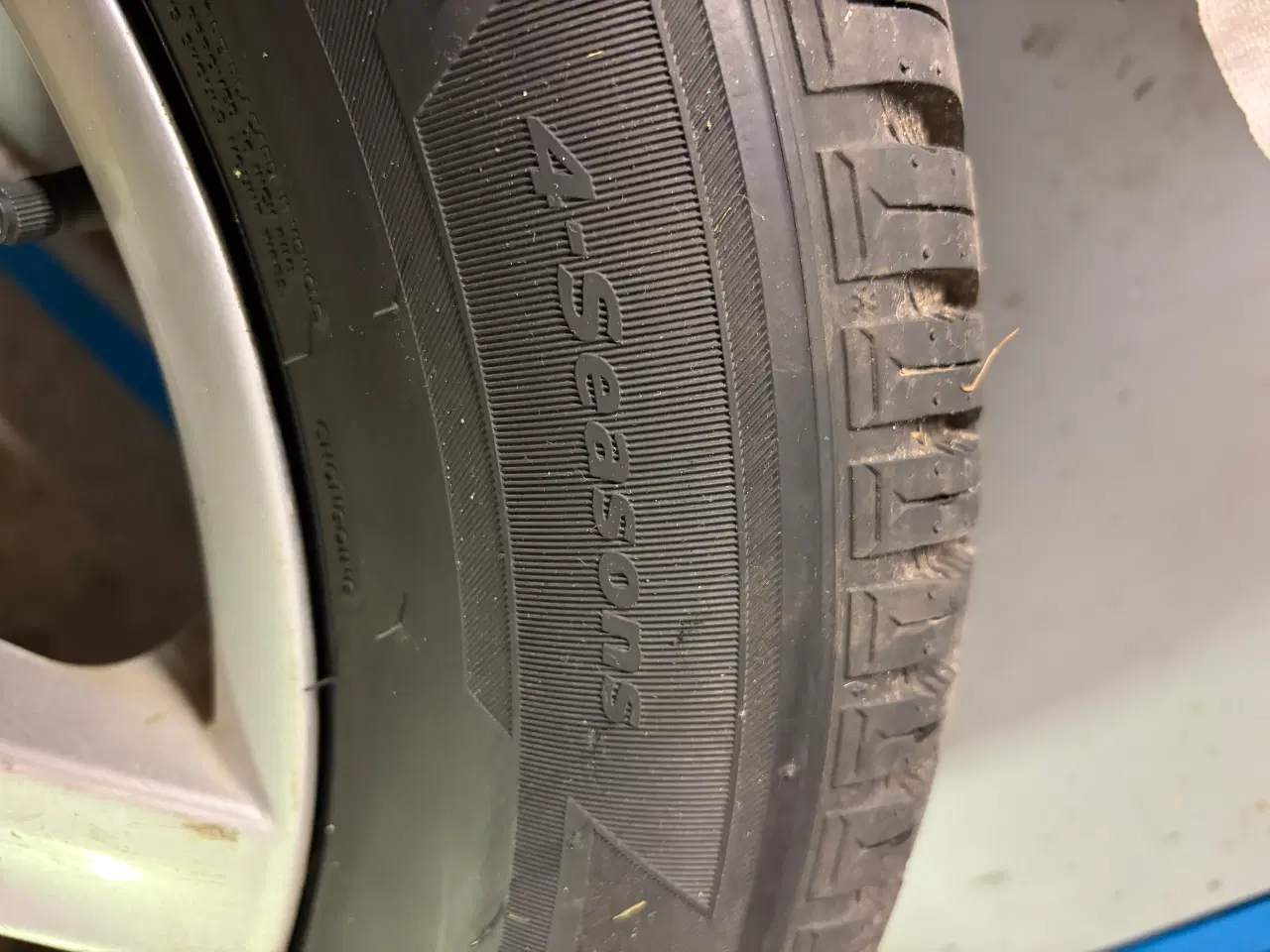 Billede 5 - Hankook helårsdæk på alufælge