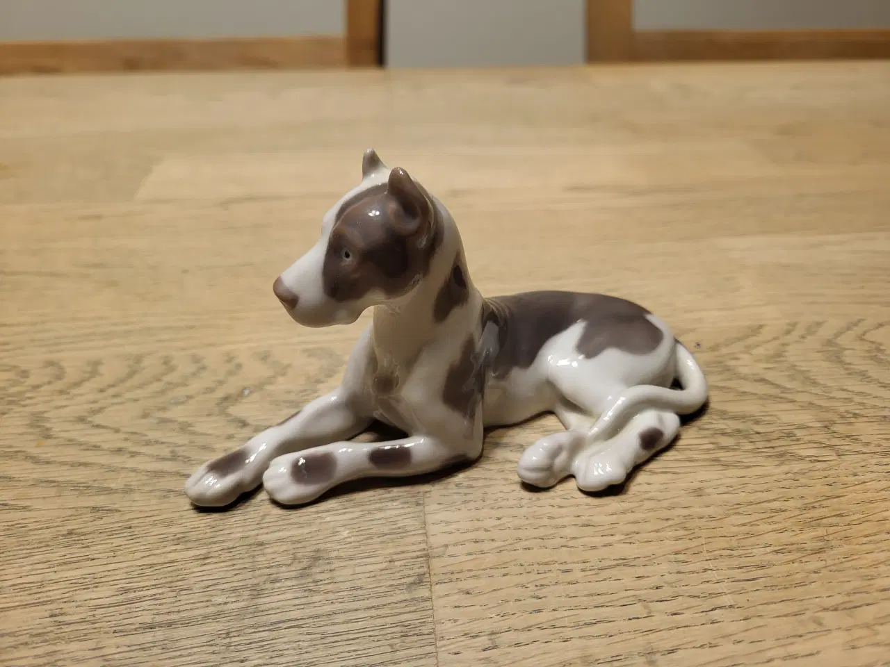 Billede 1 - Porcelæn Hund  300 kr. Nr. 2190 