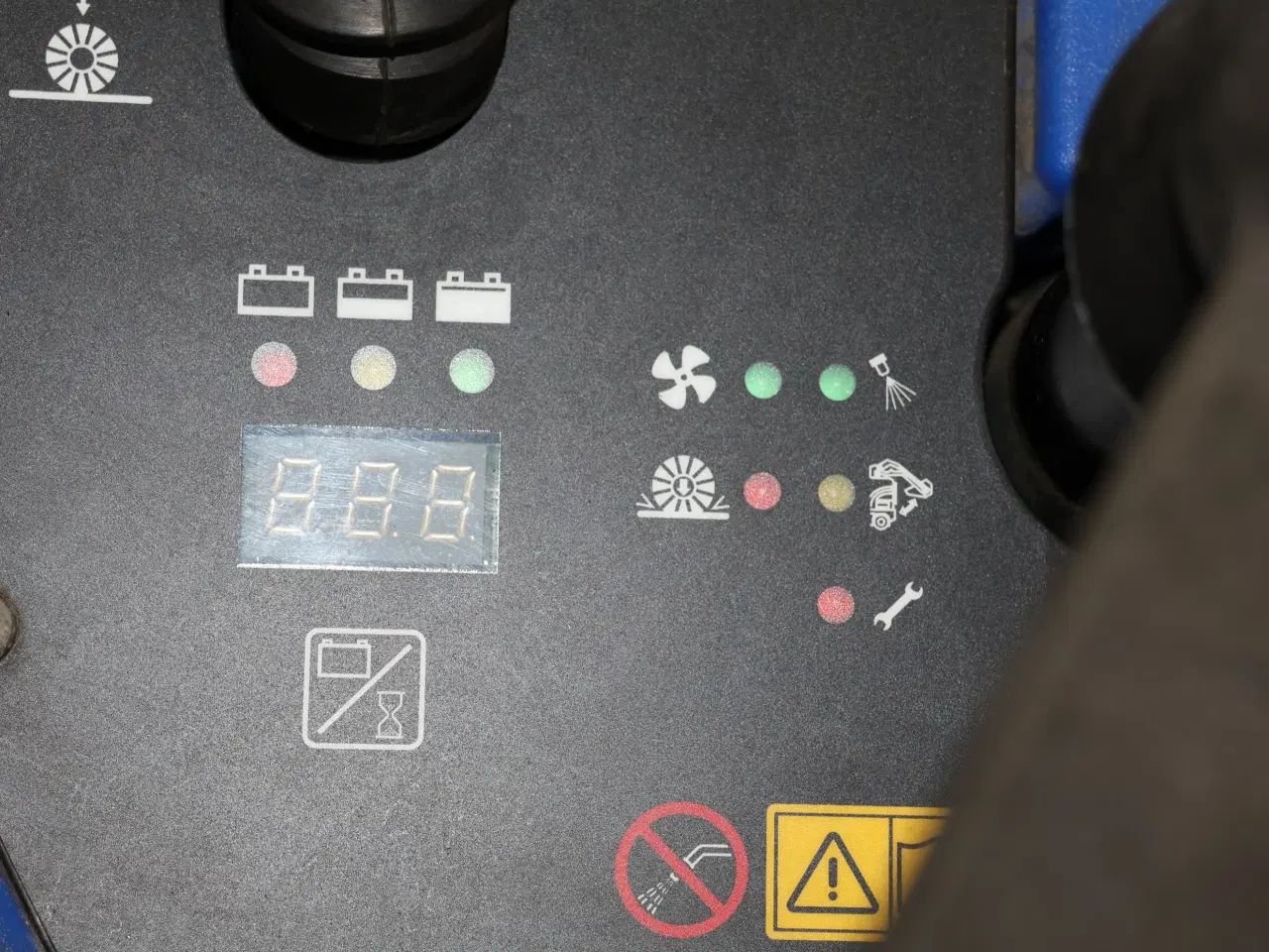 Billede 10 - Nilfisk floortec R870 fejemaskine