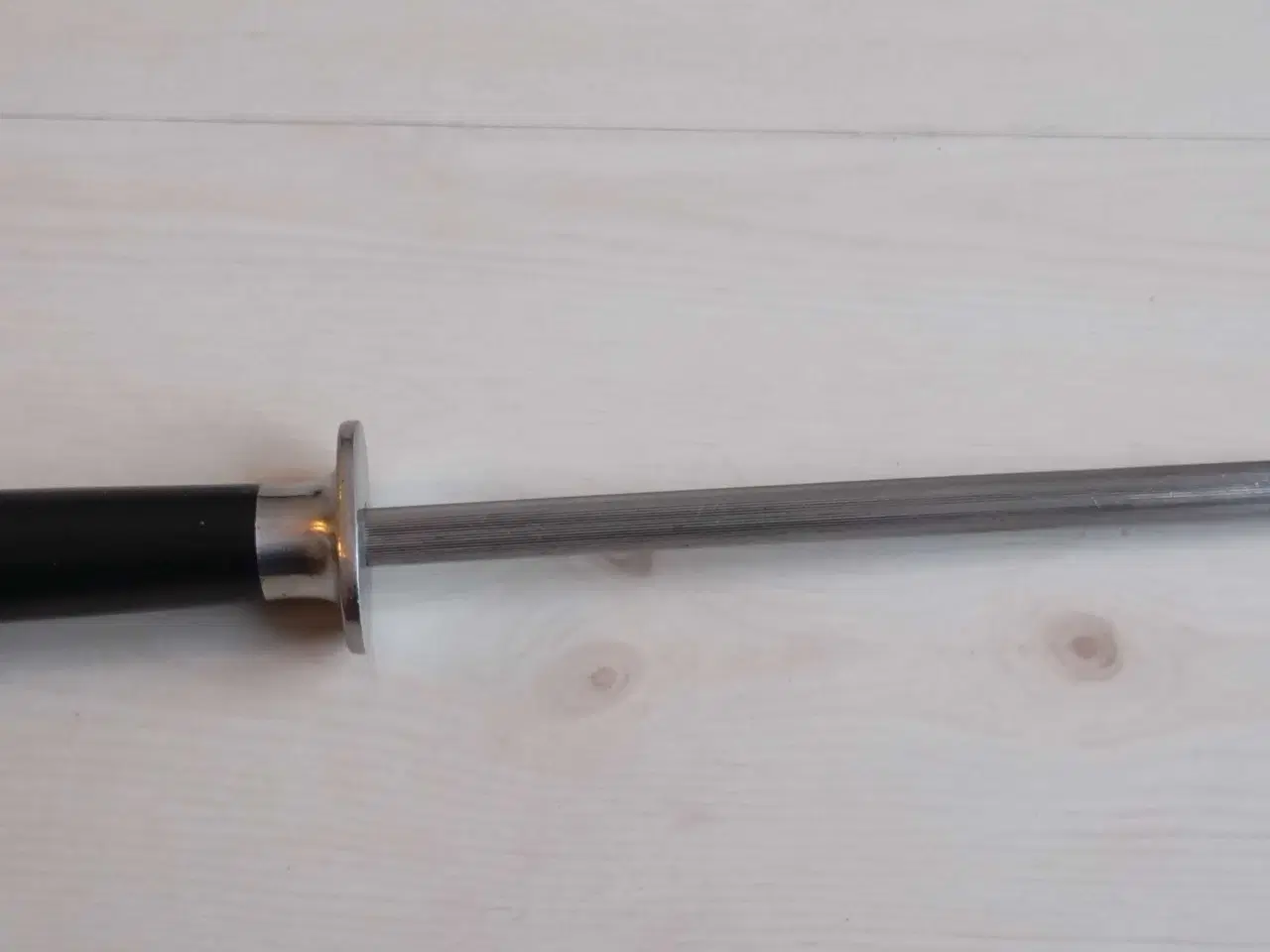 Billede 1 - Strygestål med sort håndtag på