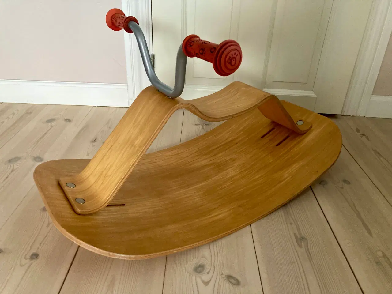 Billede 1 - Eksklusiv og sjov Gyngehest, gyngestol i formspænd