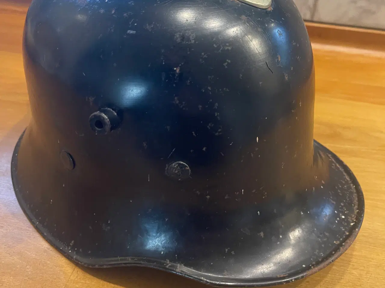 Billede 1 - Gammel Brandhjælm