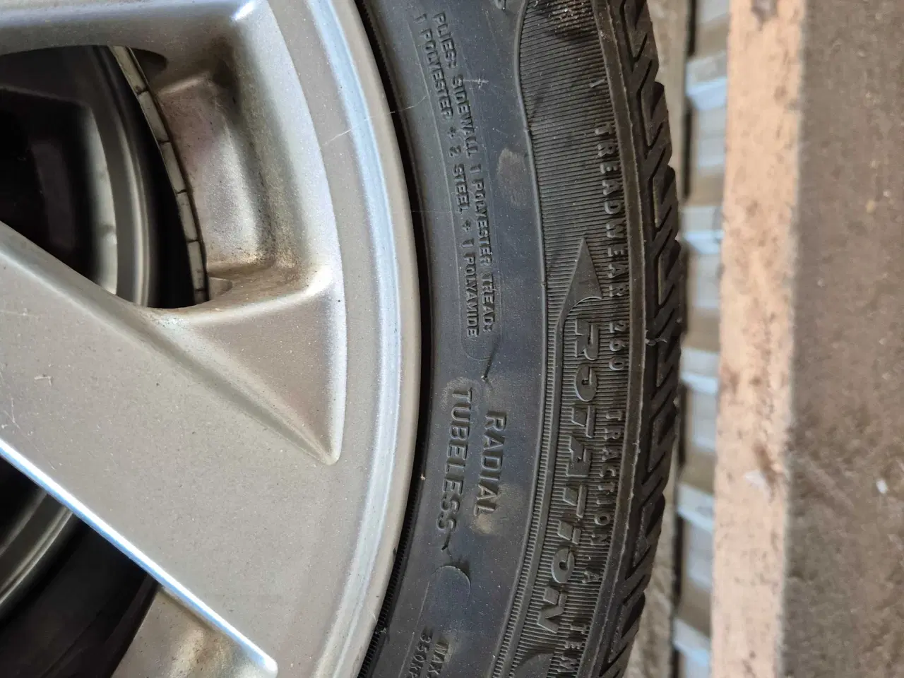 Billede 4 - Vinterdæk og fælge