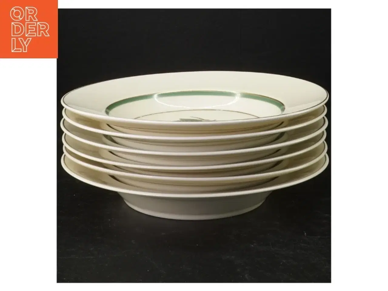 Billede 1 - Hjertegræs Porcelænstallerken med blomstermotiv fra Royal Copenhagen (str. 21,5 cm)