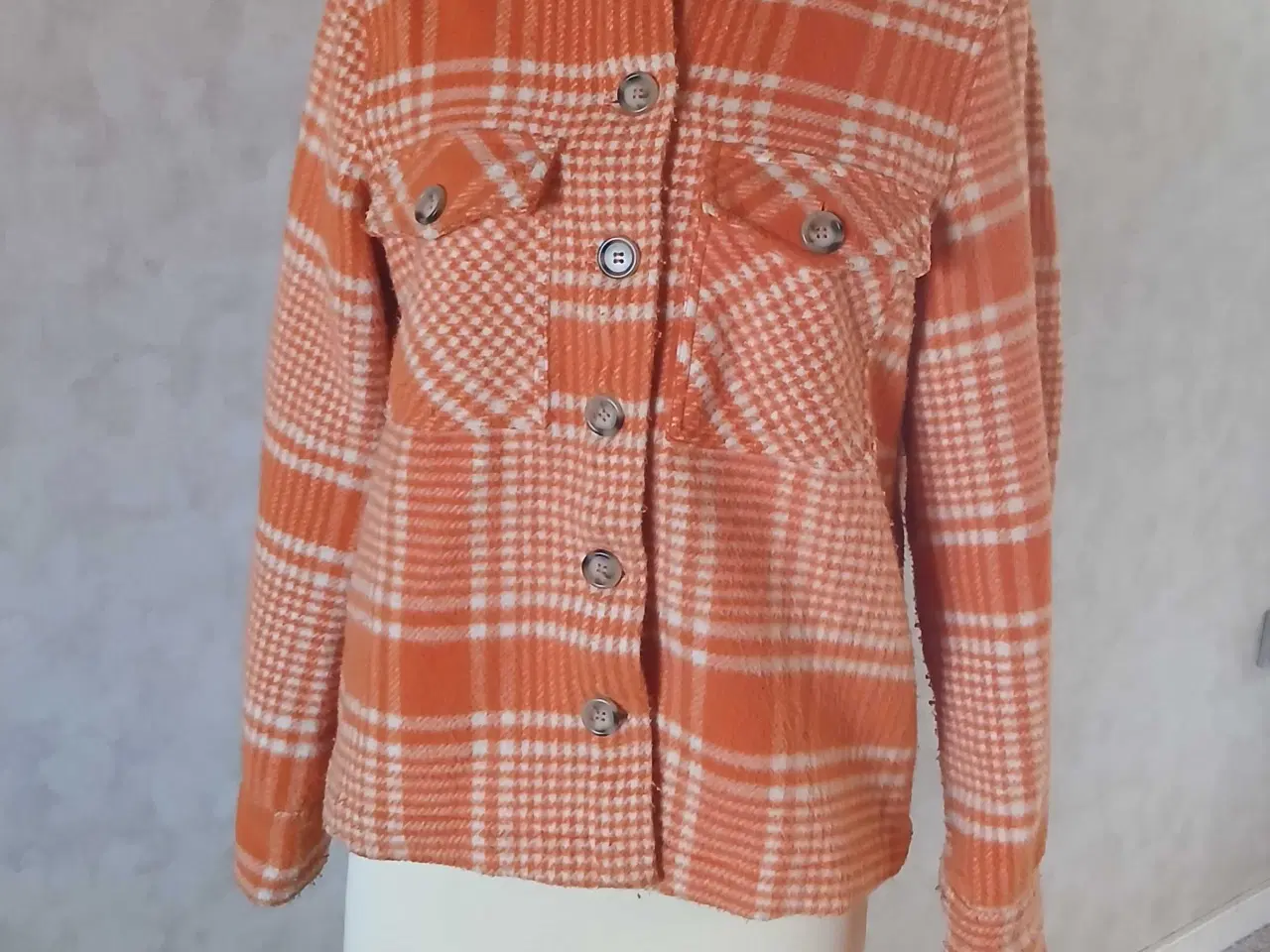 Billede 1 - Frakment ternede jakke str S/M 