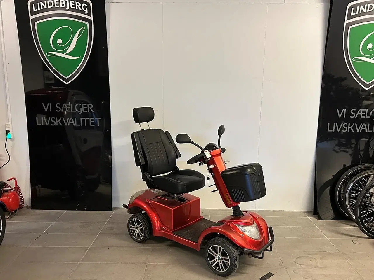 Billede 1 - LM-600 rød