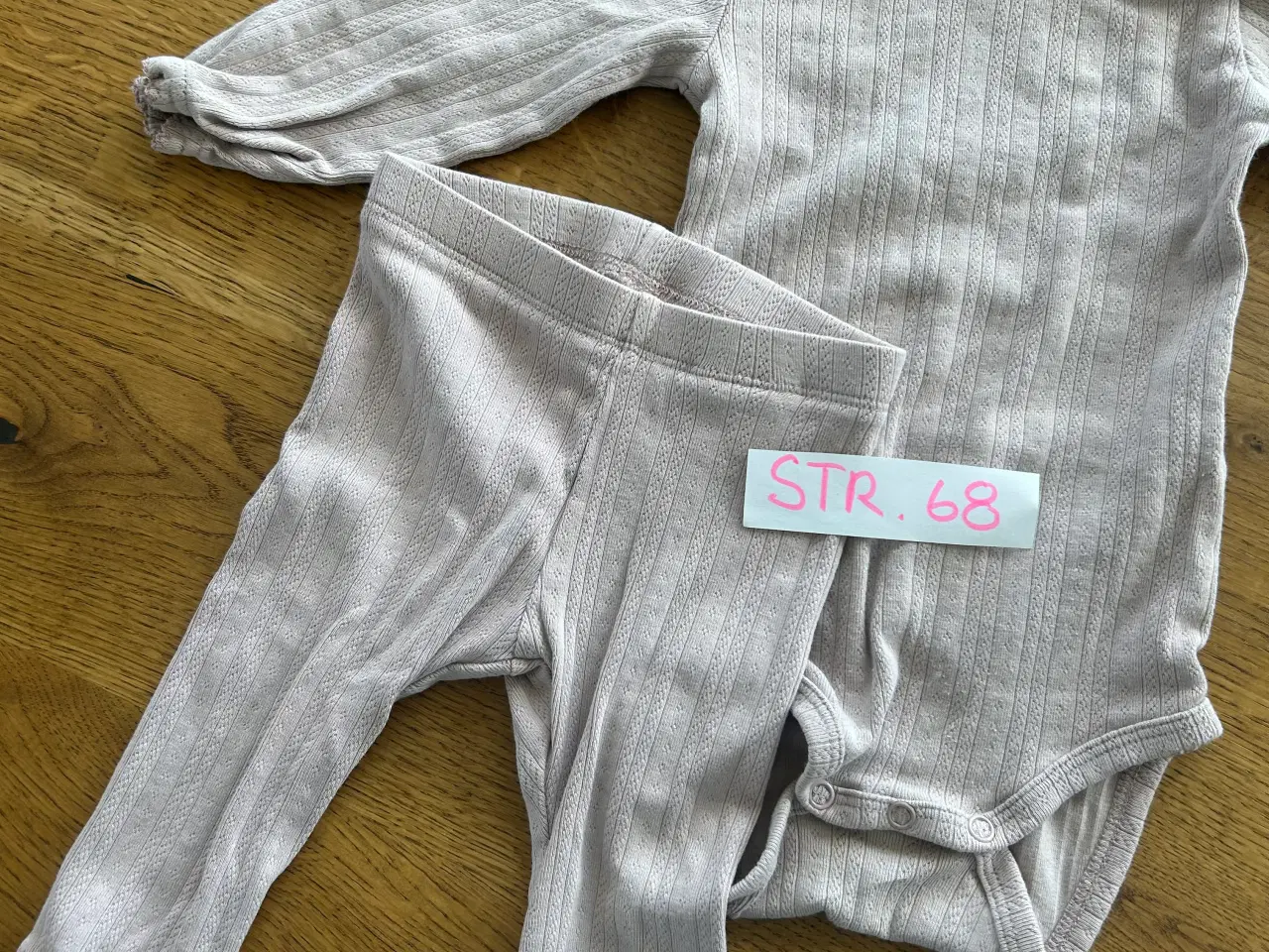 Billede 1 - Babytøj pige str. 68