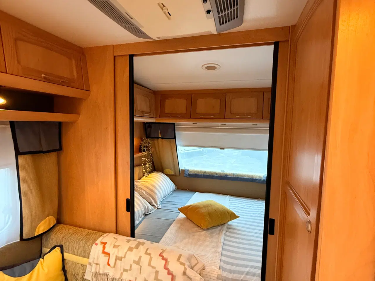 Billede 7 - 2001 Burstner Ventana 400 TS / AirCon/ Fortelt