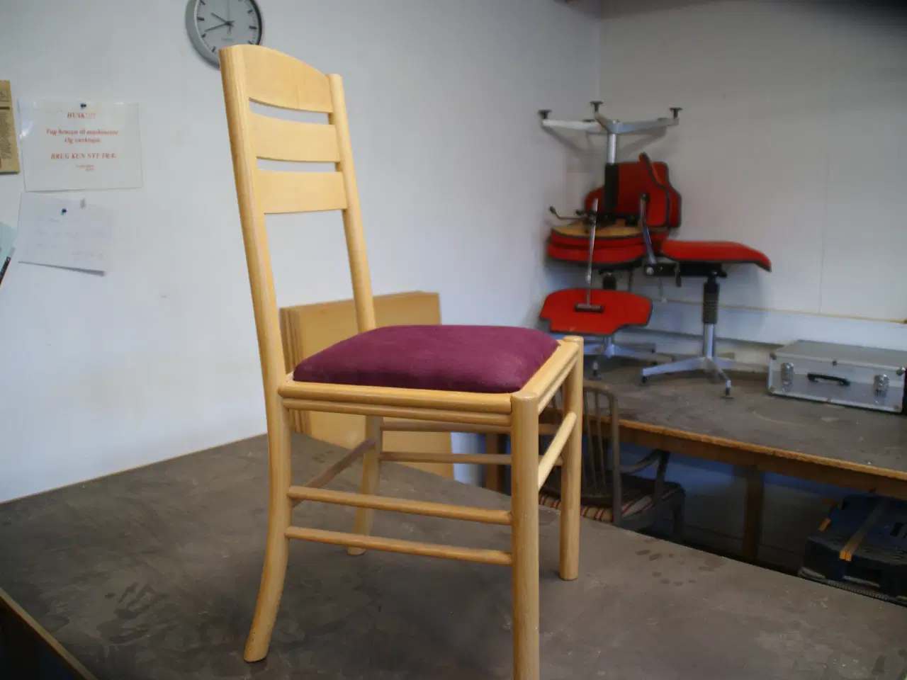 Billede 3 - 1 stk. stol med nyt betræk.