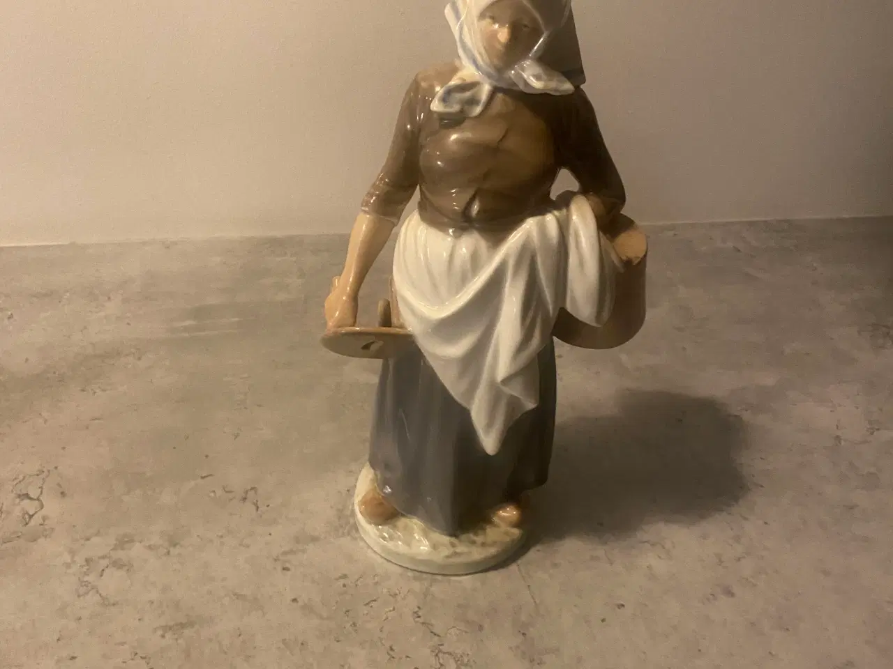 Billede 2 - Malkepige Royal Copenhagen