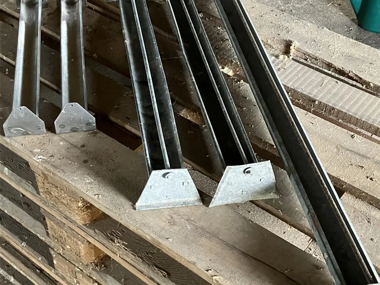 Billede 1 - Fodertrug 