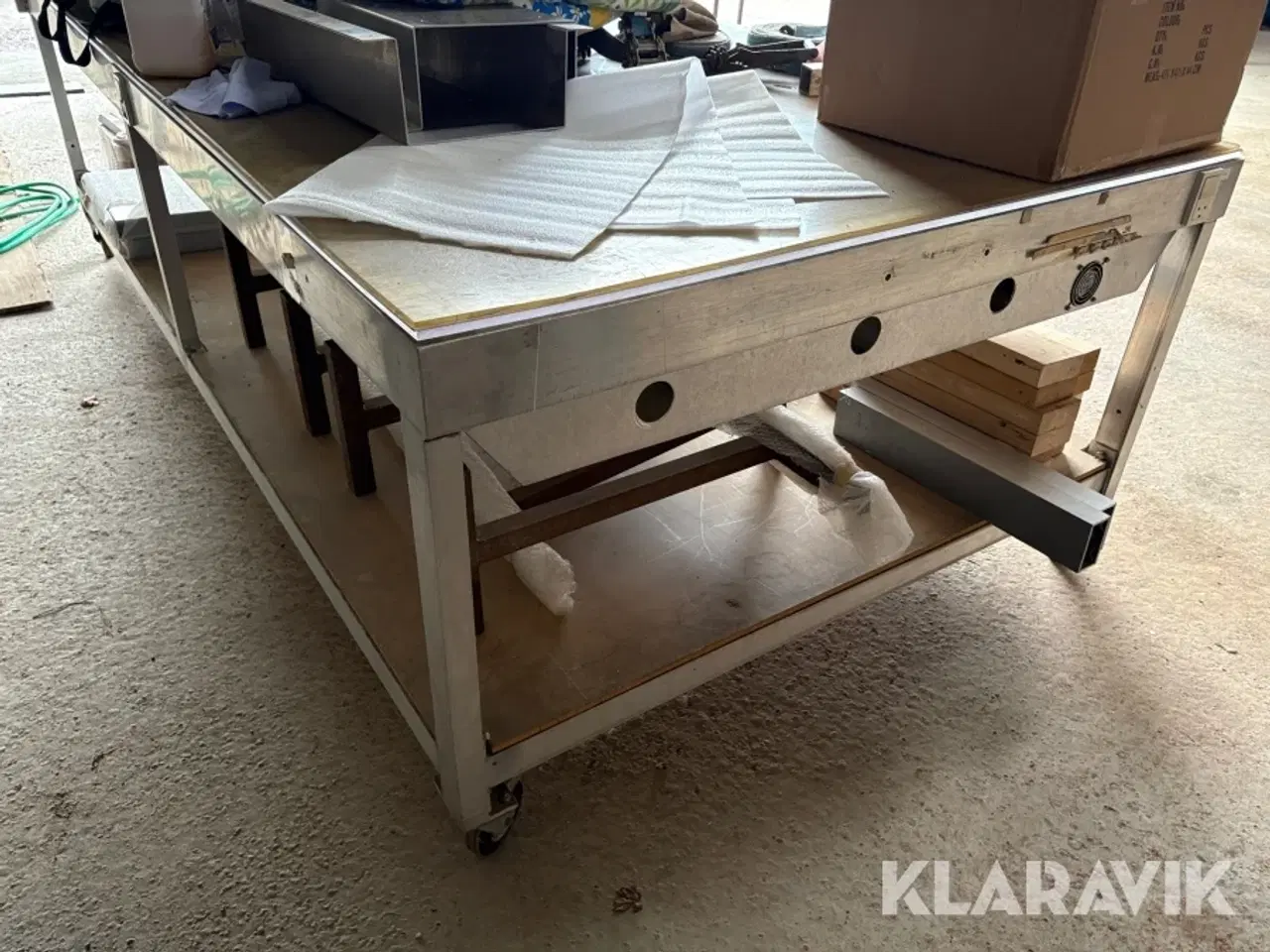 Billede 7 - Arbejdsbord på hjul uden indhold