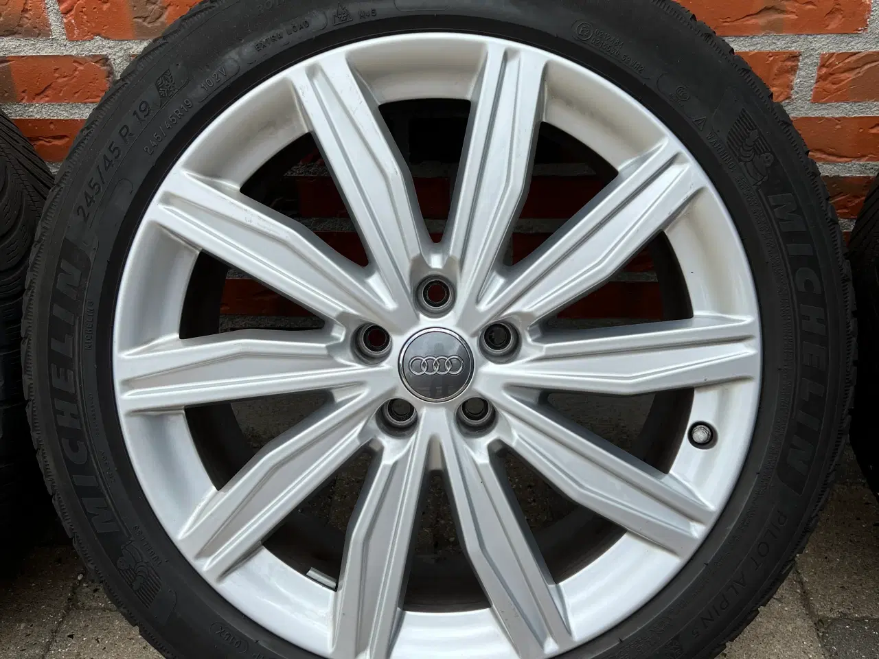 Billede 4 - Originale Audi A6 S6 19" fælge med vinterdæk