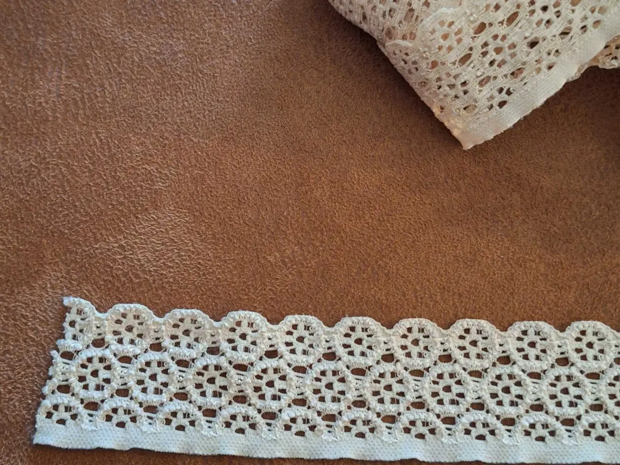 Billede 1 - Blondeelastik beige