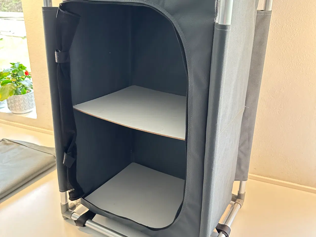 Billede 1 - Campingskab