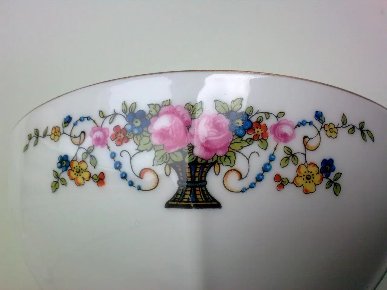 Billede 17 - Håndlavet porcelæn rose lysholder + 6 hvide roser