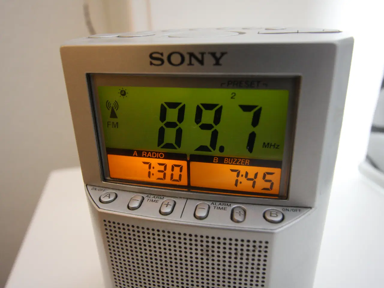 Billede 4 - Sony digital clockradio med 2 alarmer
