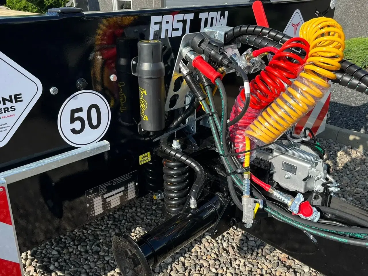 Billede 14 - Tyrone 33TLL LANG MODEL med kombi bremser, både luft og hydrauliske bremser. Affjedret træk og affjedret aksler. Med hydrauliske ramper og værktøjskasse