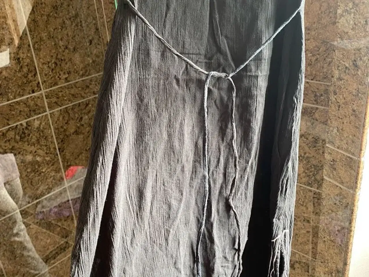 Billede 3 - Flot kjole med mønster str small