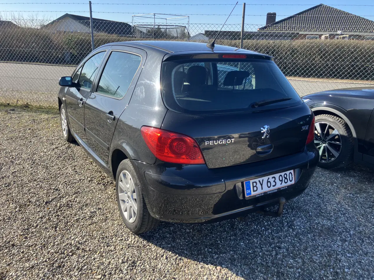 Billede 3 - Velholdt Peugeot 307 og pæn bil 