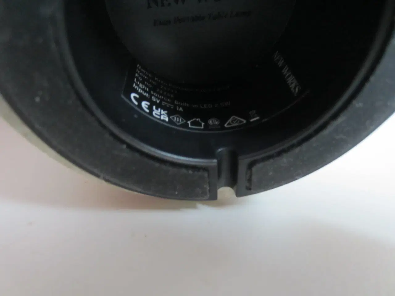 Billede 3 - New Works Kizu transportabel bordlampe i grå