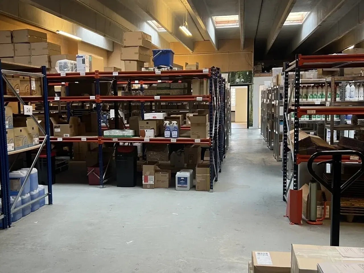 Billede 4 - Super velbeliggende lager med kontor