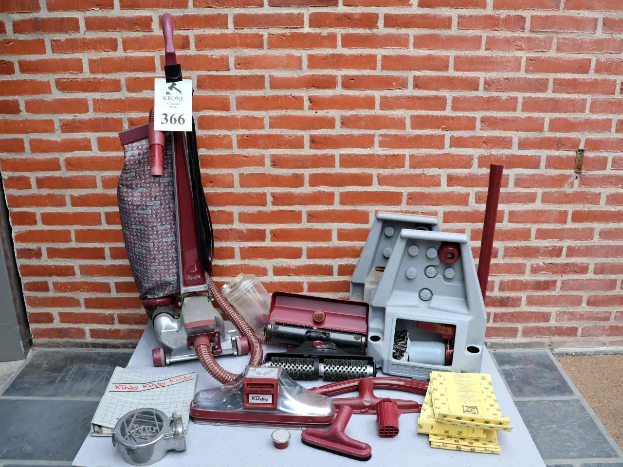 Billede 1 -  Kirby støvsuger m/div tilbehør