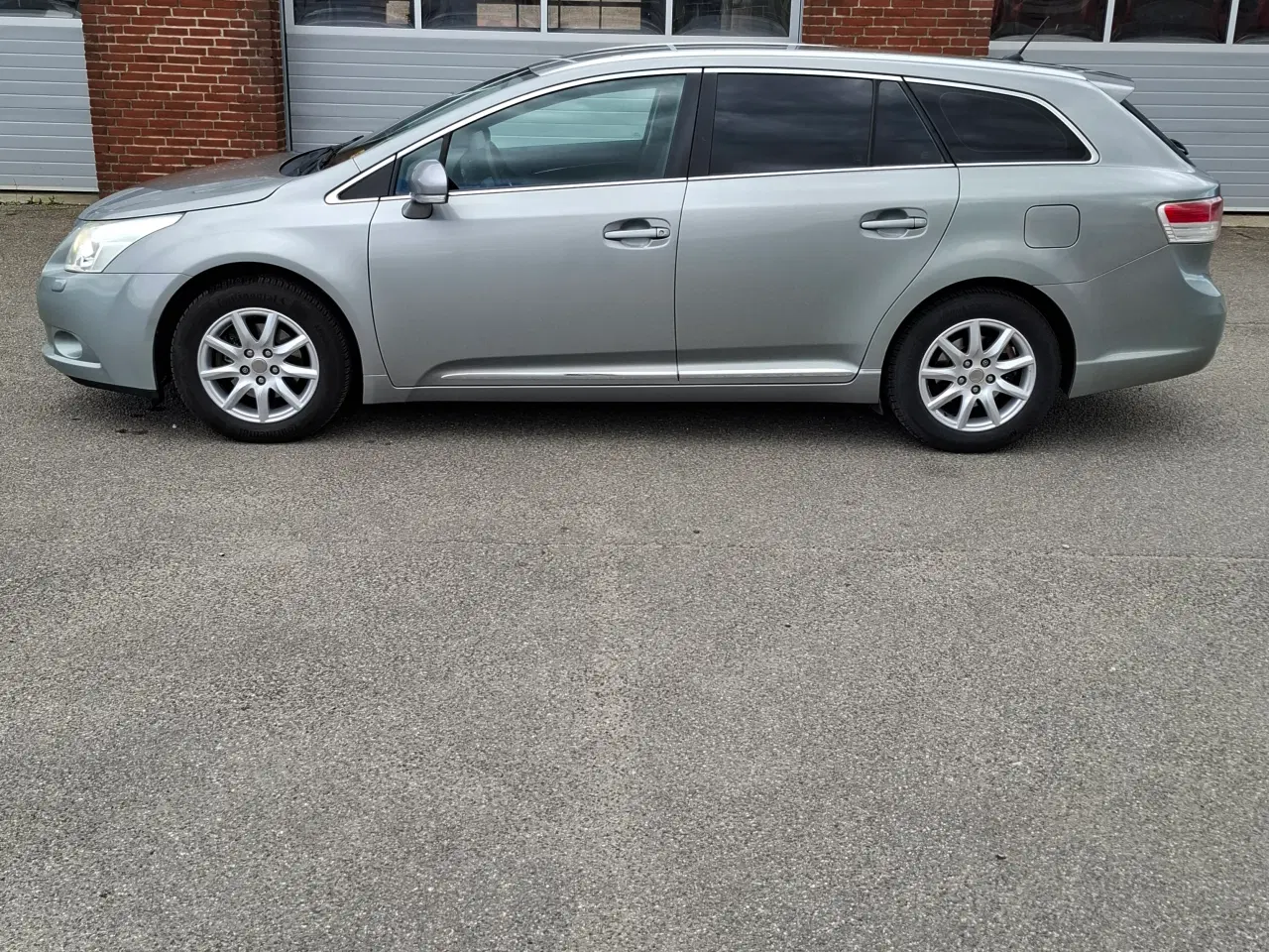 Billede 4 - Toyota avensis 1,8 stw benzin, manuel 6 gear