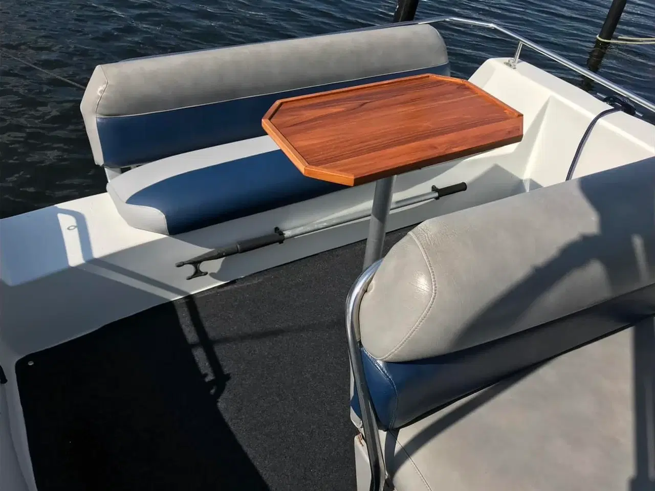 Billede 3 - Rinker Fiesta Vee 260 (nu på land)