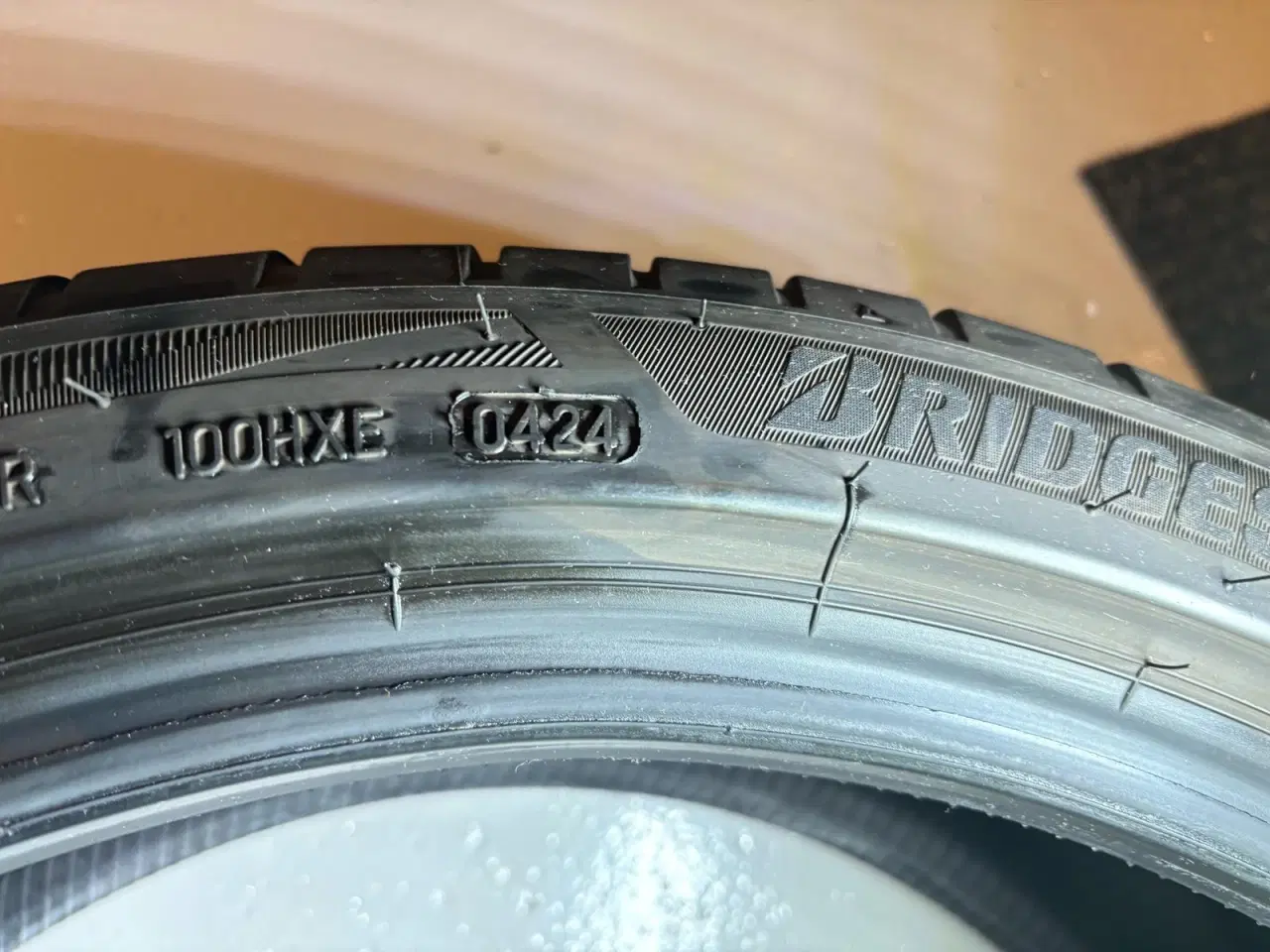 Billede 5 - Sommerdæk, Bridgestone, 215 / 45 / R20