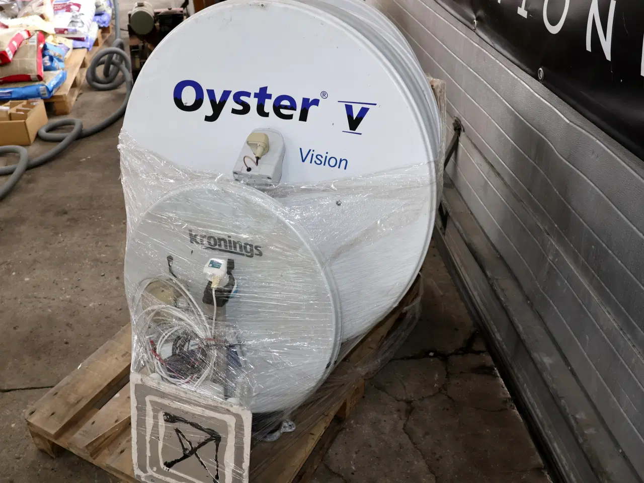 Billede 3 - Diverse Paraboler til tagmontering.