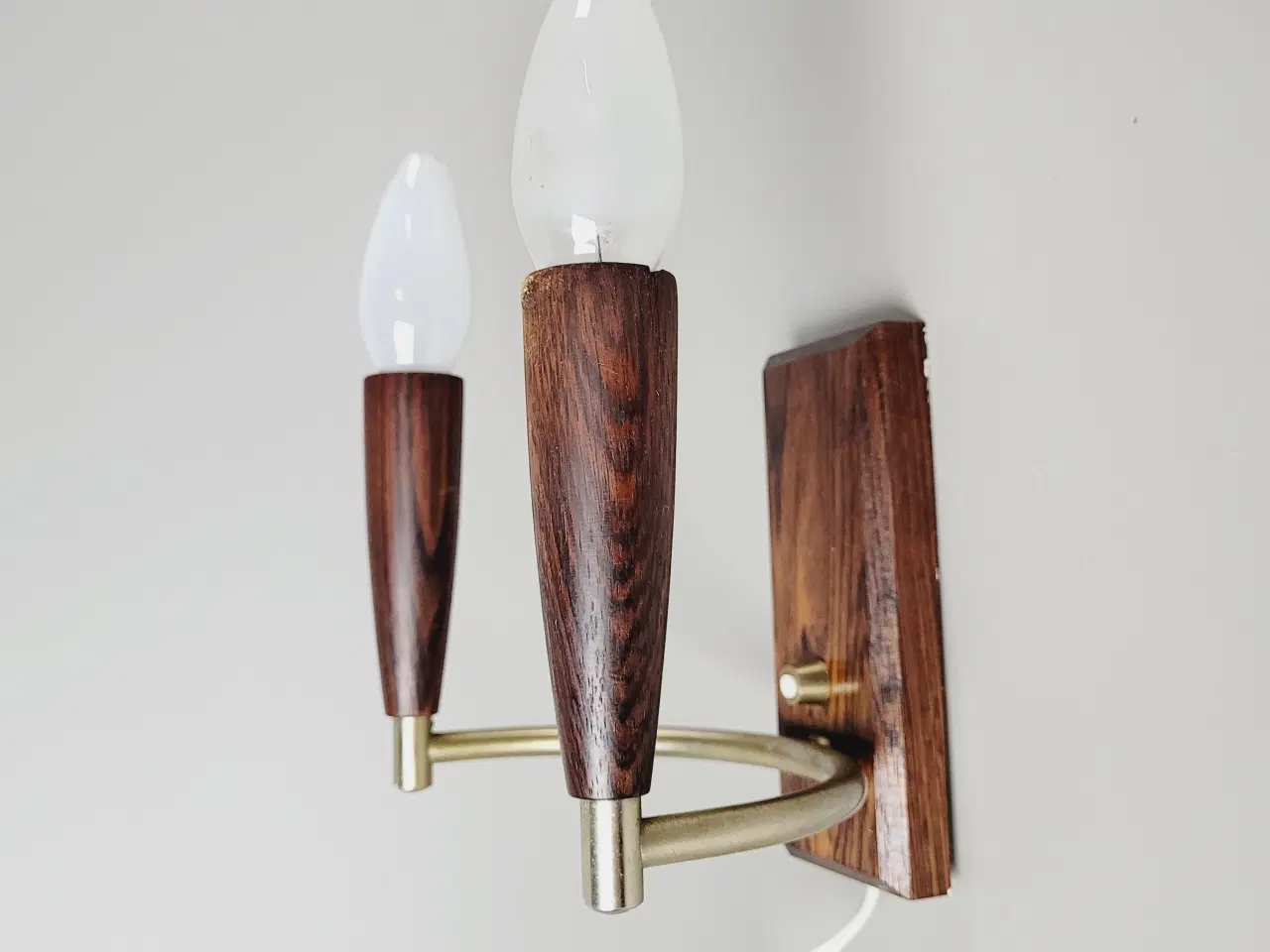 Billede 1 - ⭐️· Elegant vintage væglampe i palisander og messi