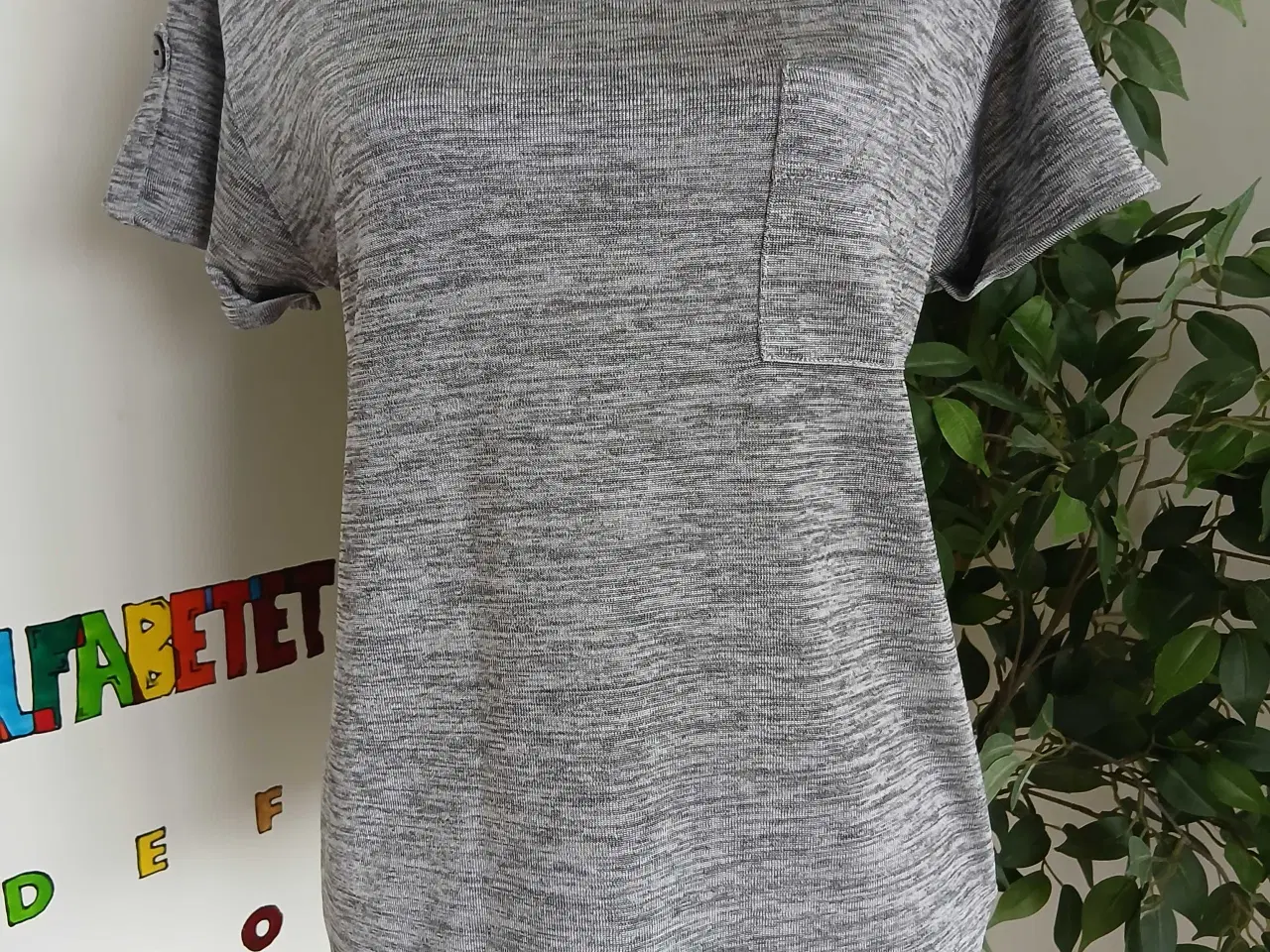 Billede 1 - T-shirt. Soaked in Luxury. Medium 
