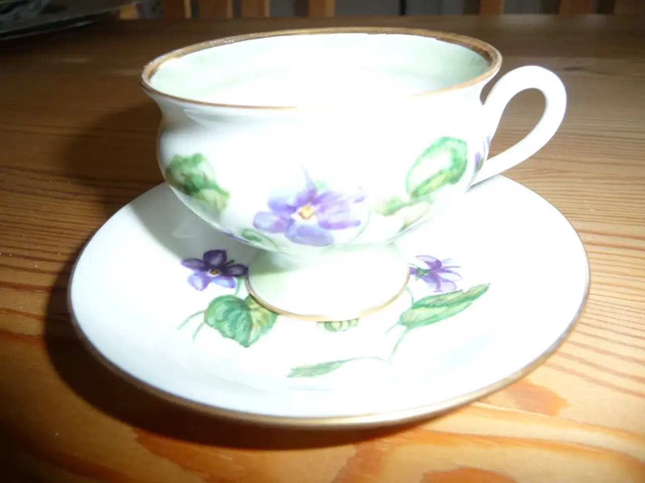Billede 3 - mokka kop med violer