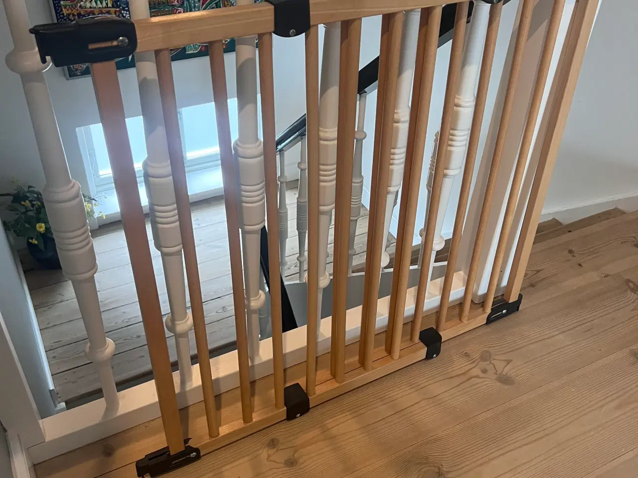 Billede 2 - Baby låge til trappe, BabyDan Flexi Fit Skruegitte