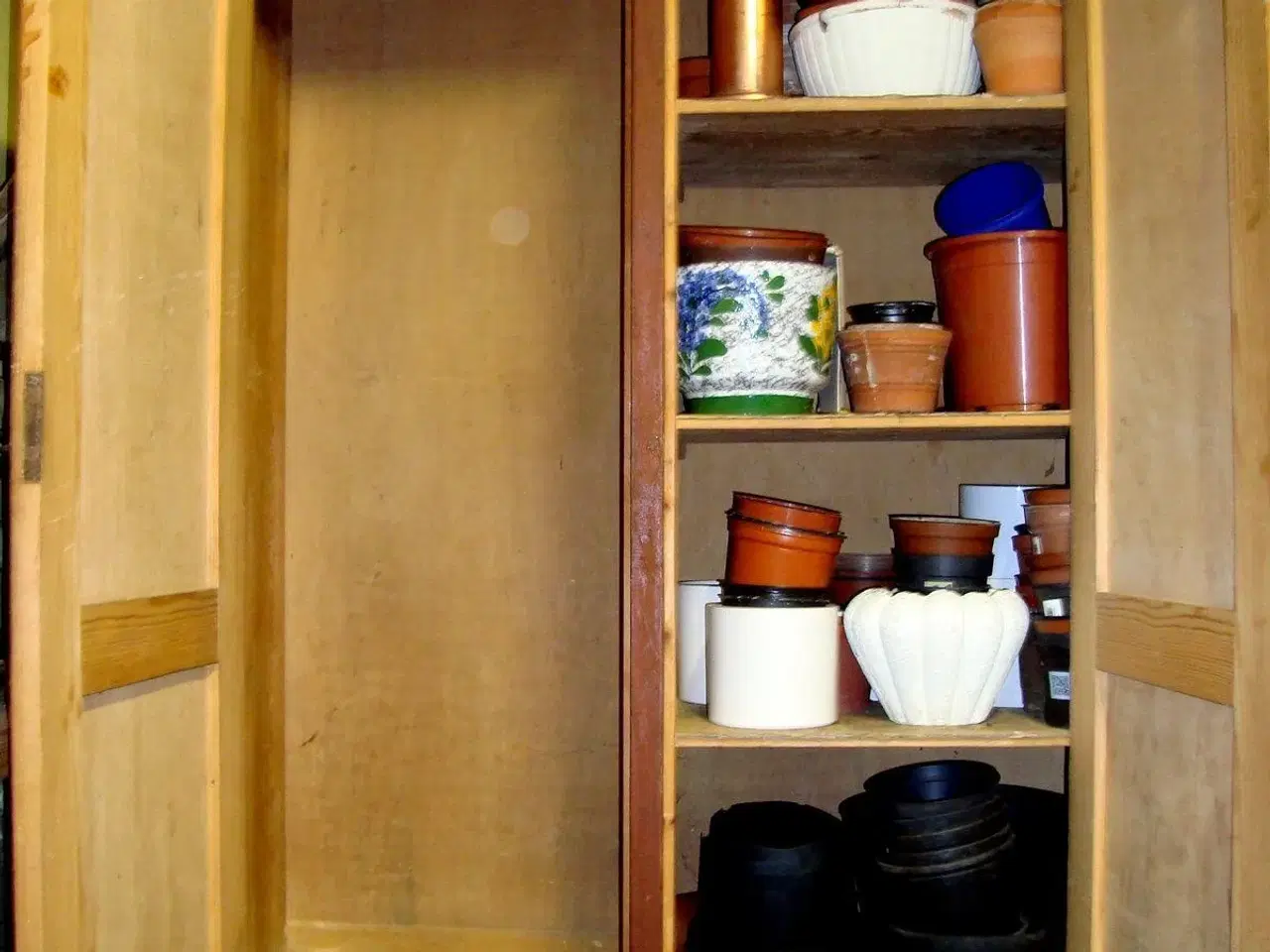 Billede 5 - SÆLGES ! Dobbelt-låget klædeskab