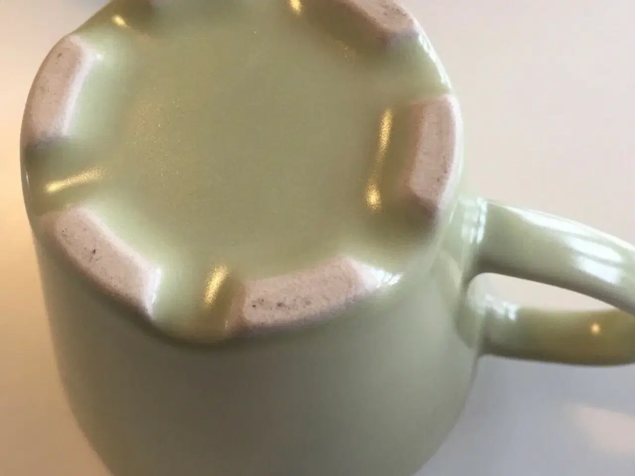 Billede 4 - Porcelæn, 6 stk grønne kopper og underkopper