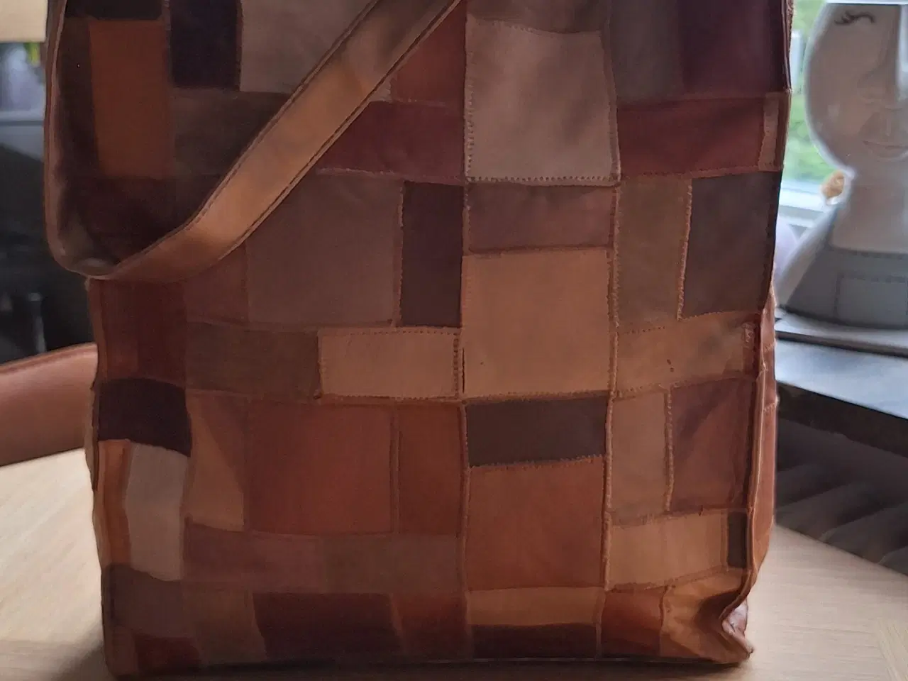 Billede 1 - Tote bag af læderstykker 