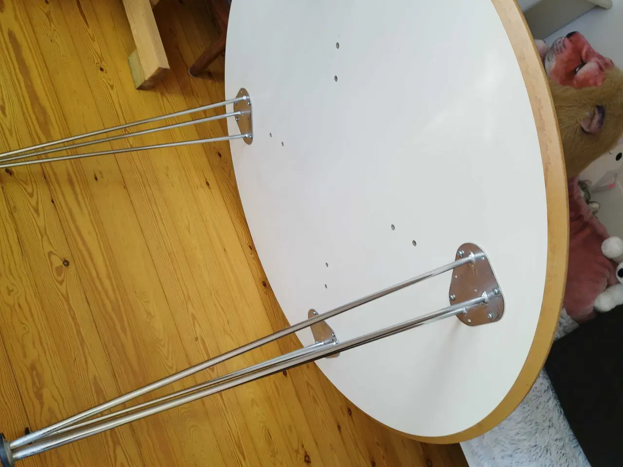 Billede 4 - Spisebord  Ø118 cm laminat spisebord