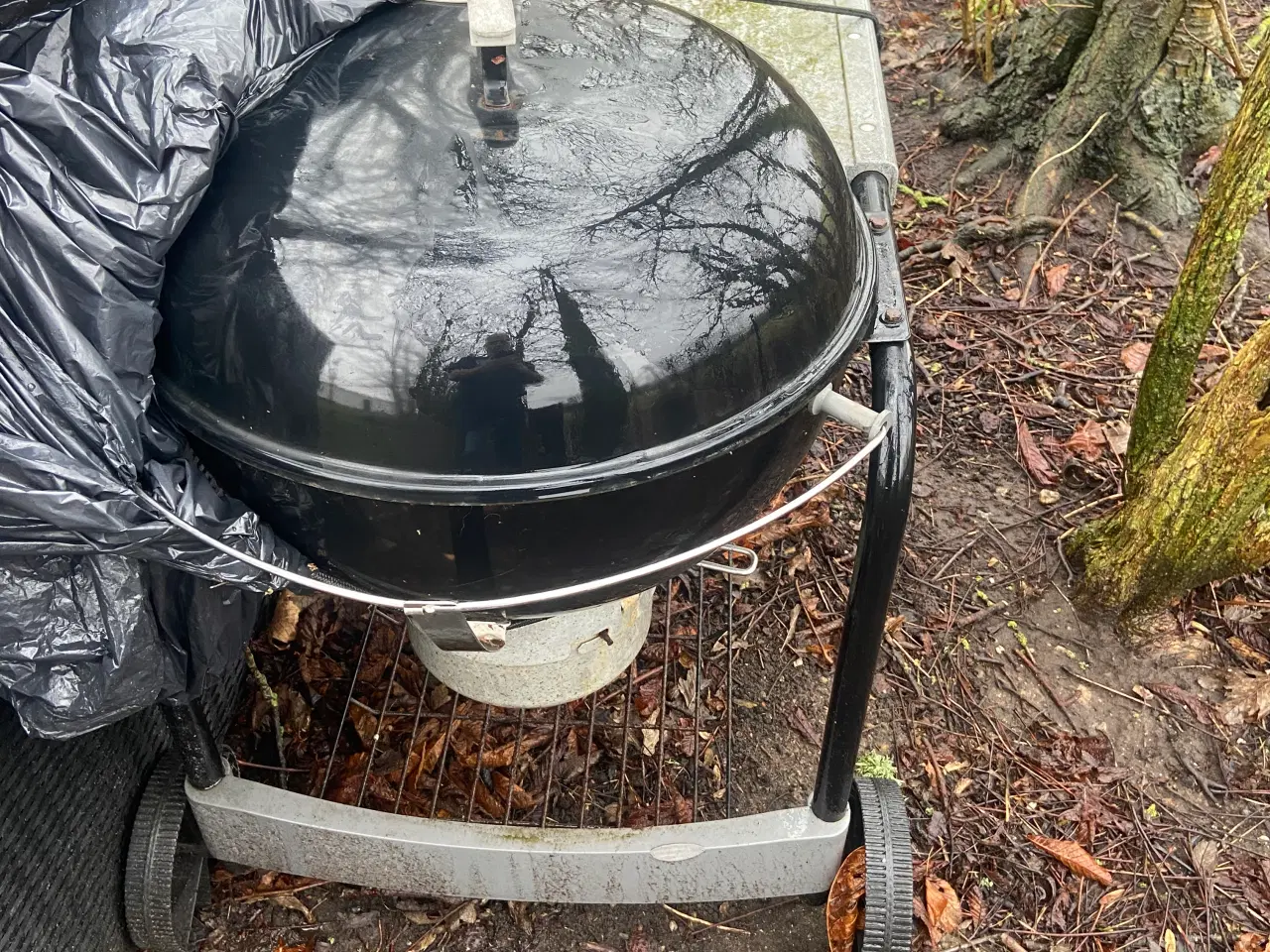 Billede 1 - Weber kugle grill med bord