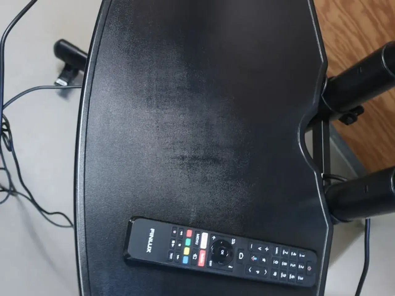 Billede 5 - Fladskærm FINLUX inkl. stativ