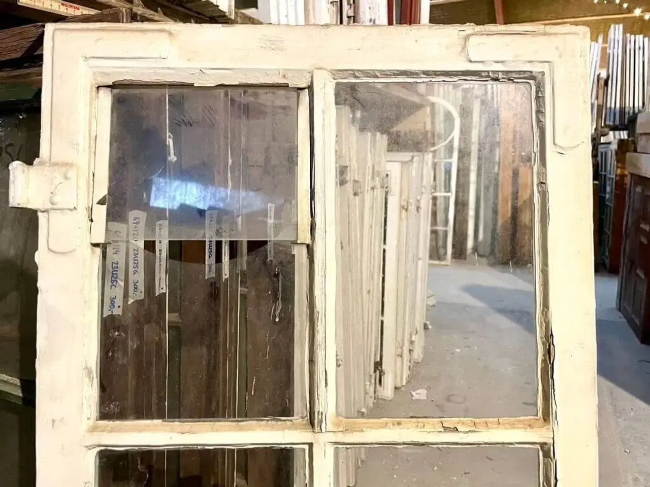 Billede 3 - Vinduesramme m. 6 ruder og ventilationsrude