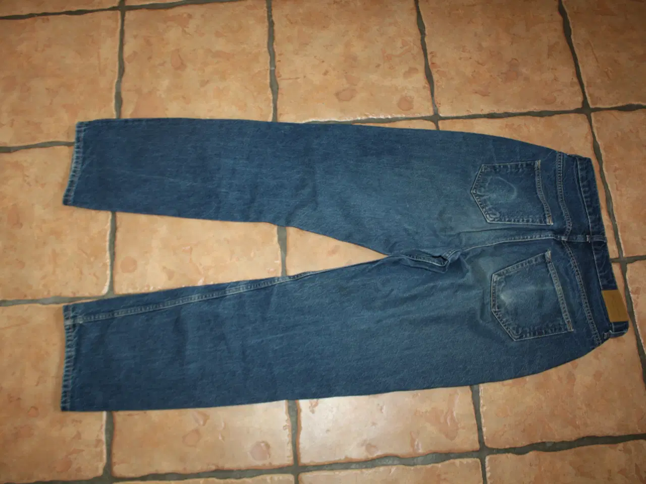 Billede 8 - blå jeans fra Gina Tricot str. 40