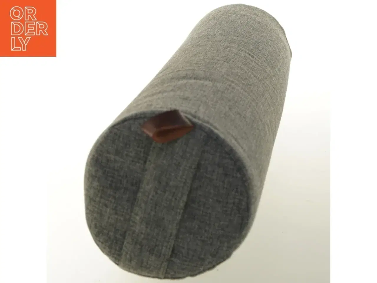Billede 3 - Grå pøllepude fra Living (str. Ø 14x59 cm)