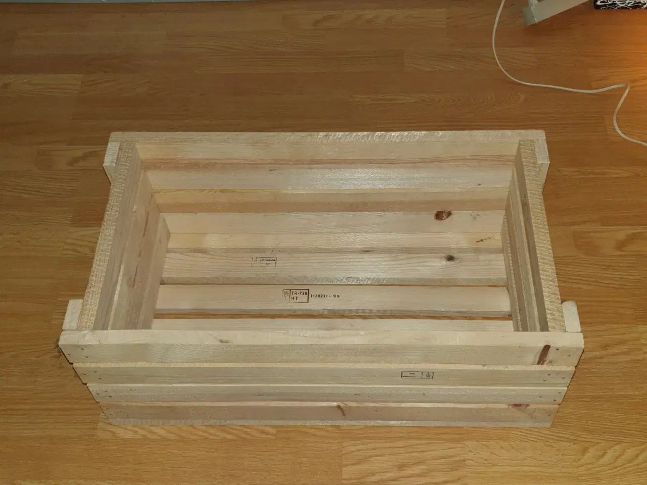 Billede 1 - Trækasse lavet af genbrugstræ SE 2 fotos