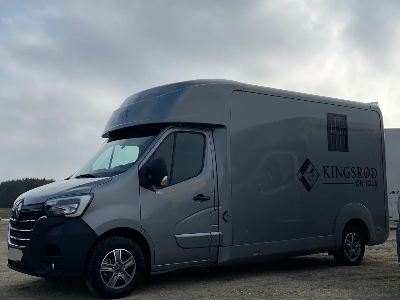 Billede 3 - Renault Master hestetransporter - boks indretning