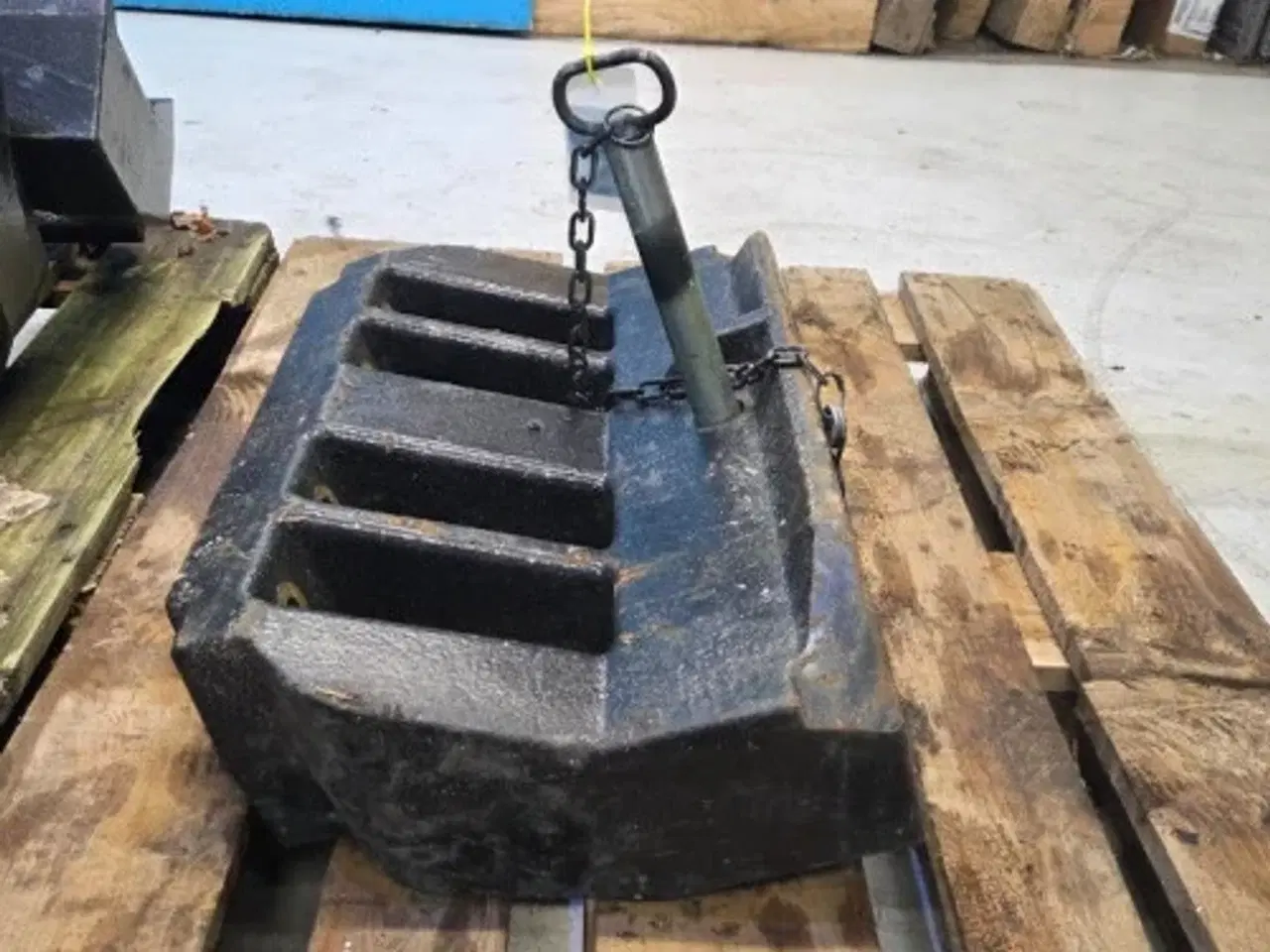 Billede 3 - Case Maxxum 145 Frontvægt Holder 82031499  (5 Stk)