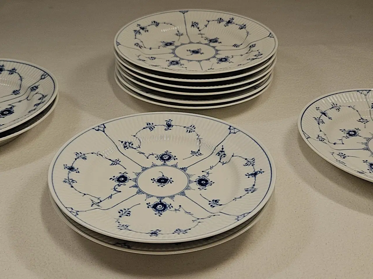 Billede 1 - ROYAL COPENHAGEN MUSSEL, FROKOST TALLERKENER 1/178