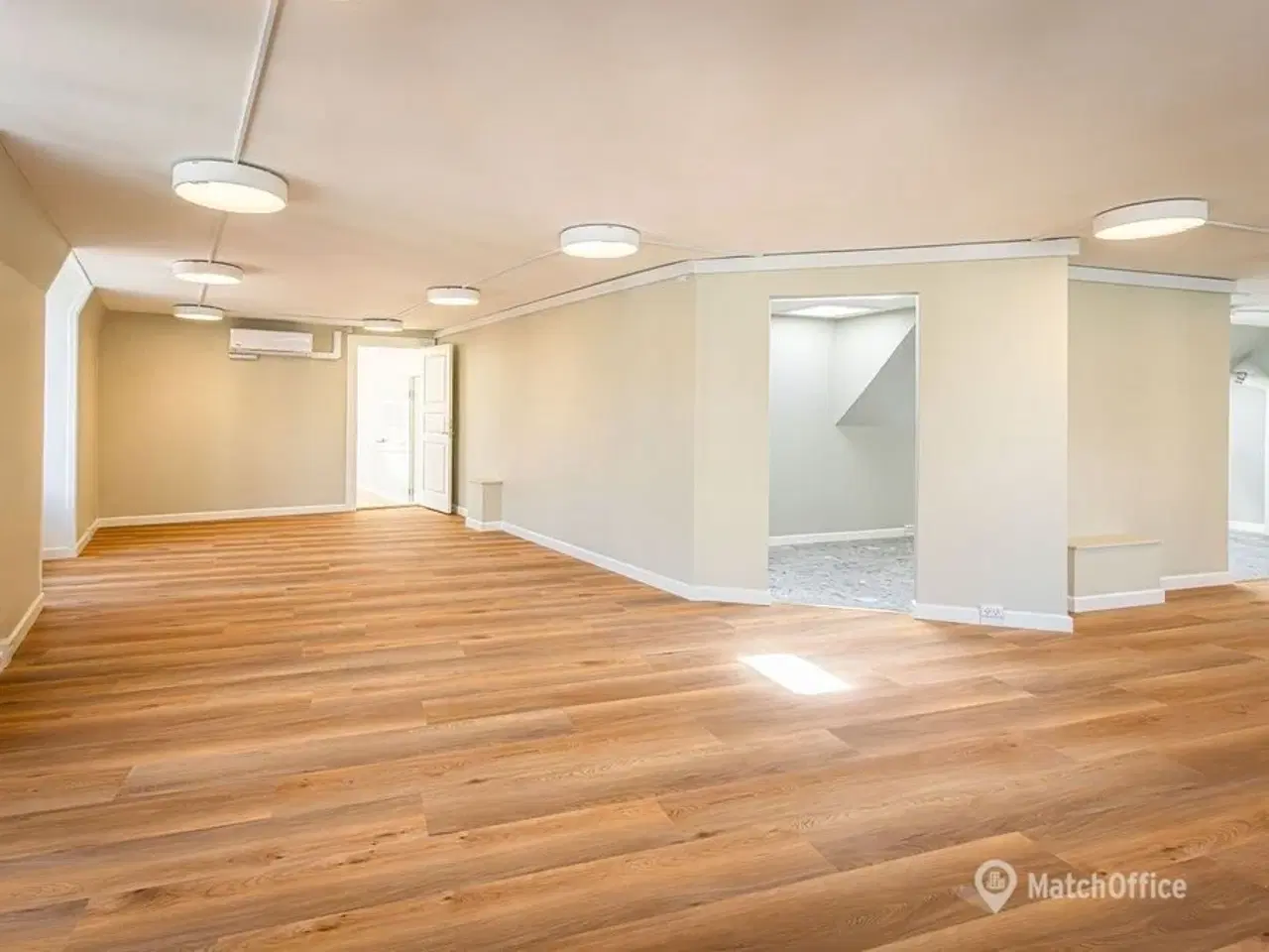 Billede 8 - INGEN BINDING - Nyistandsat og indbydende kontor på 473 m² med privat tagterrasse