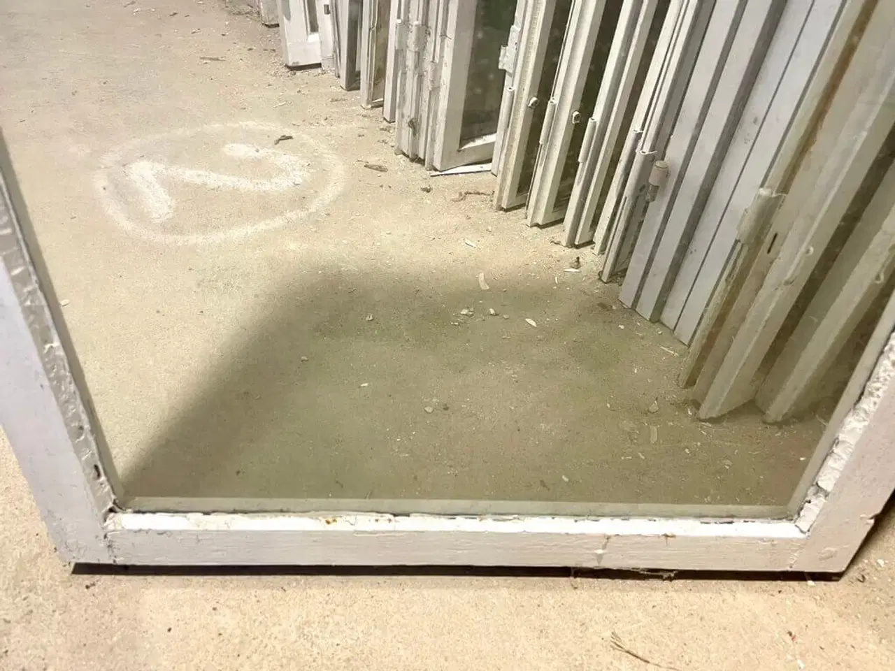 Billede 4 - Klassisk, højt forsatsvindue u. ramme